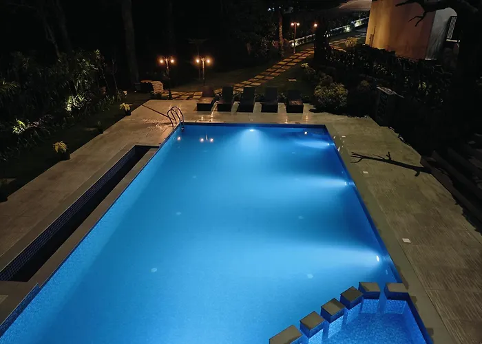 Skylark Holidays Premium