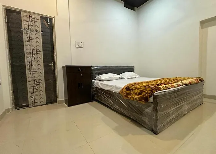 Madhuri Guest House