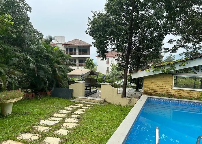 Jacuzzi Hut Staycation