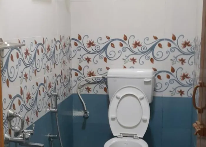 Varadhar Guest House