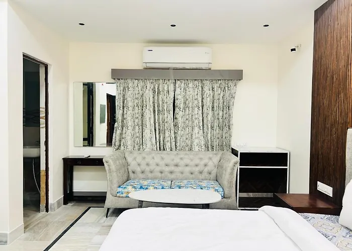 Holiday Out Hotel