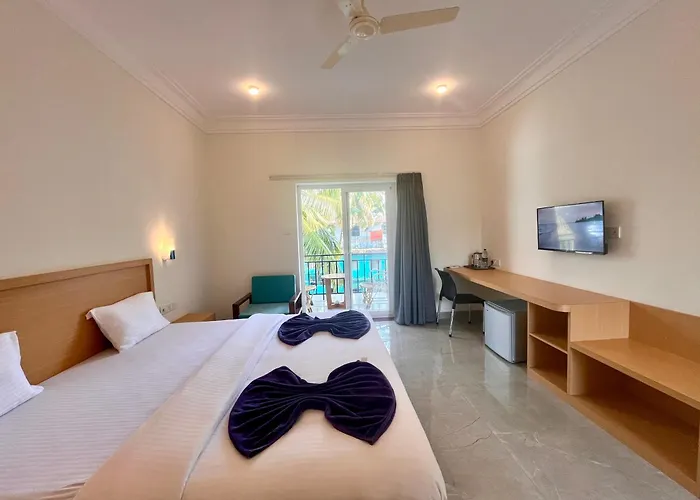 Morjim Sunset Hotel - 400 Meter To Morjim Beach