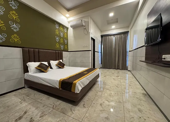 Majestic Inn