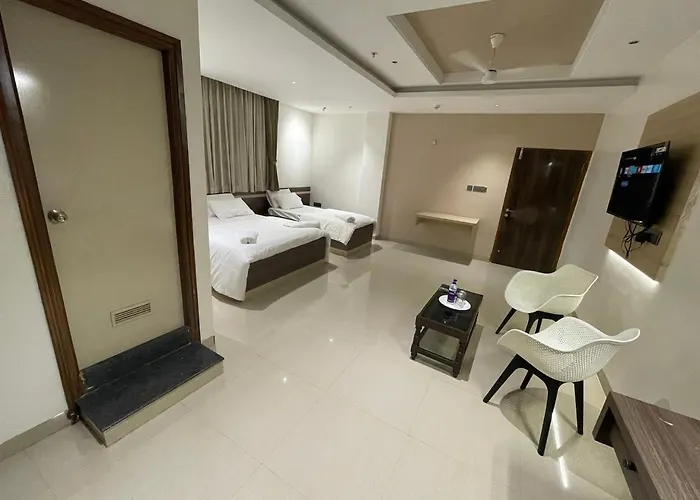 Model Grand Inn