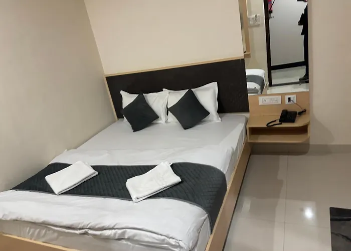 Hotel Silver Moon-200 Meter Jaipur Junction