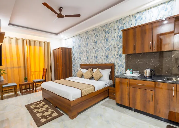 Hotel Gill Comfort Inn - Close To Medanta, Artemis And Fortis Hospital