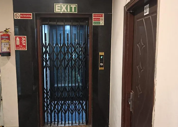 Hotel Airport Gateway