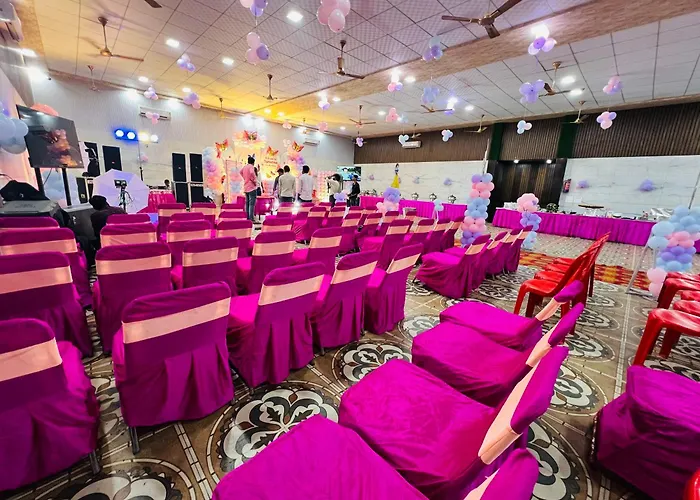 Sitara Premium The Ramawati, Walking Distance From Ganga Ghat