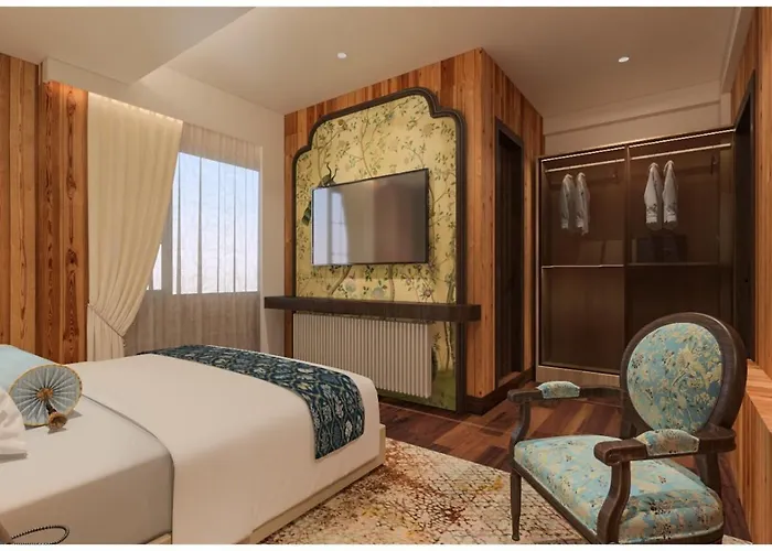 Black Pine Hotel