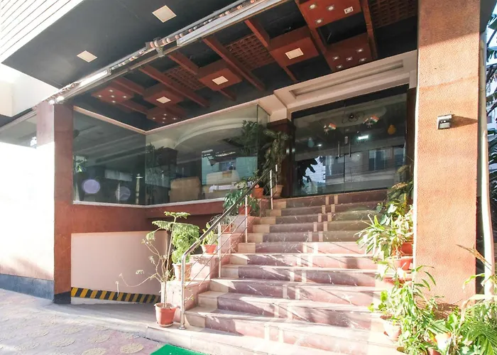Townhouse Oak Gs Road Hotel Guwahati