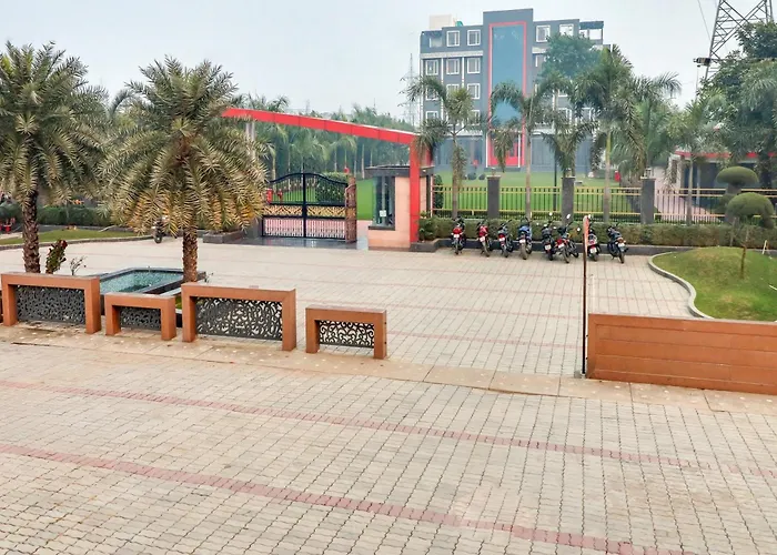 Super Townhouse Jashn