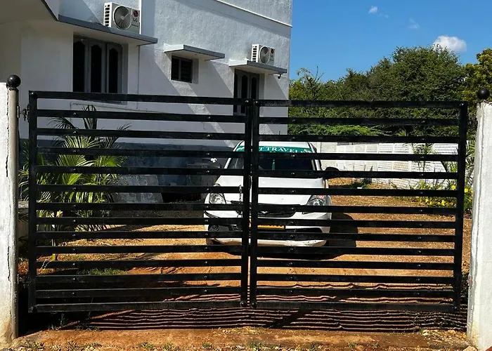 Madura Homestay - Gorgeous Home With 2Bhk 5 Minutes From Nh44