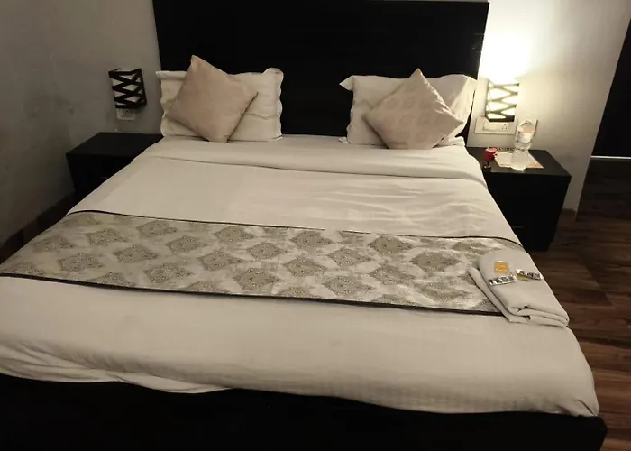 Pearl Suites At Omaxe Entrenity