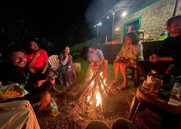 Rave Raja Coworking Hostels