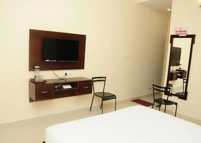 Dhanaram Ac Rooms Near Panchavati Anjaneya Temple And Auroville