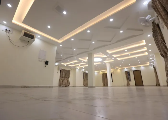 Mm Beach House & Party Hall