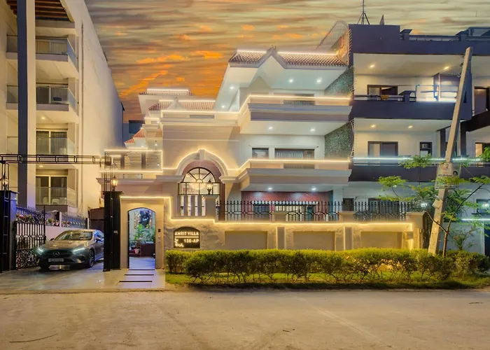 Amrit Hotel - Hotel & Banquet,Sector 32