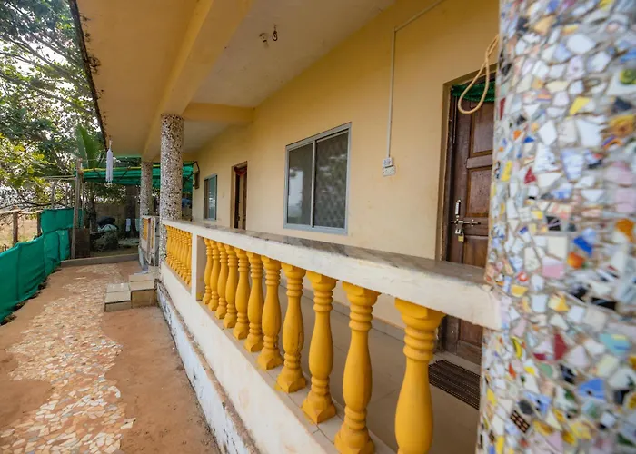 Page Three Stays And Backpackers Hostel