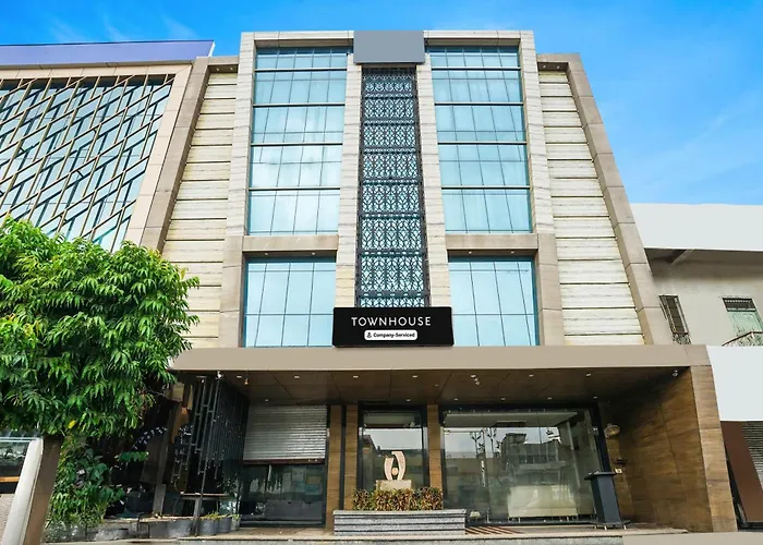 Super Townhouse Jhalawar Road Gumanpura Formerly Rockland