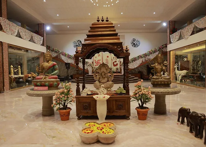 Hotel Sai Palkhi Niwara