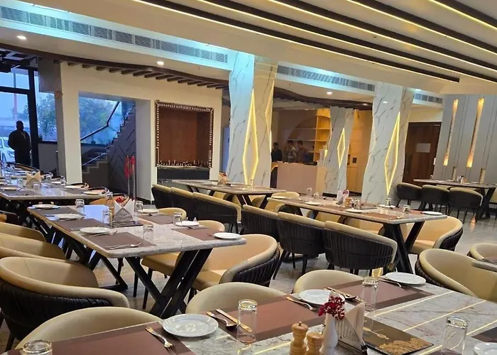 Hotel Skng Grand