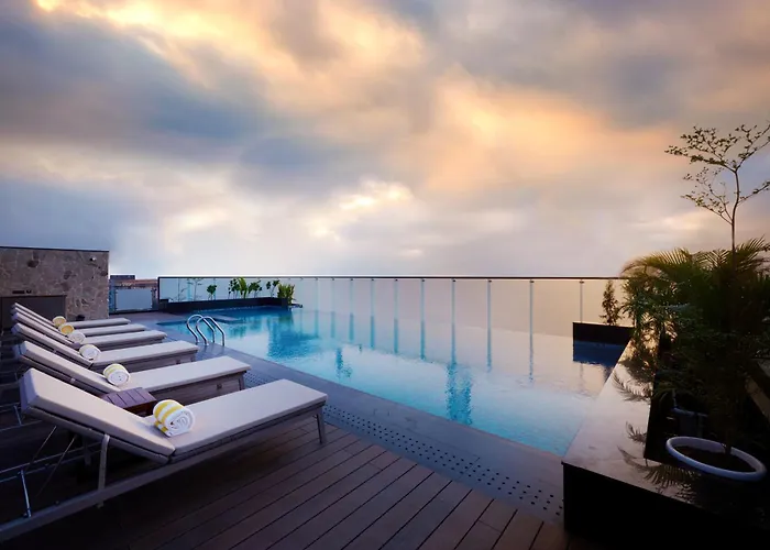 Iris Sarovar Portico