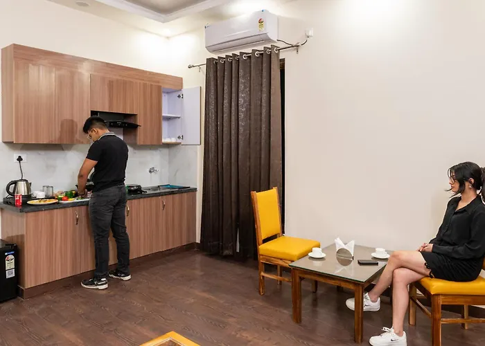 Lime Tree Hotel & One Bed Room Serviced Apartment Nearby Noida Sector 50 Metro & Medanta Hospital With Party Venue