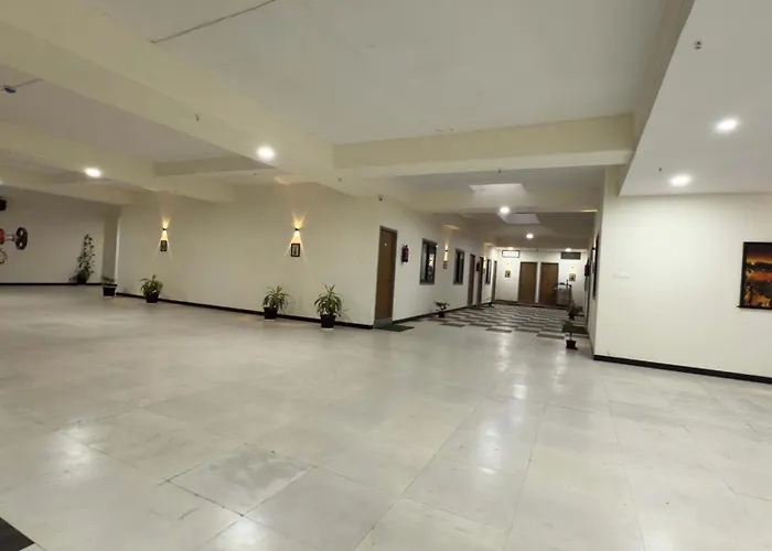 Hotel The Aadimata & Banquets