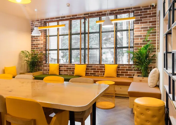 Bloom Hub L Weh Andheri