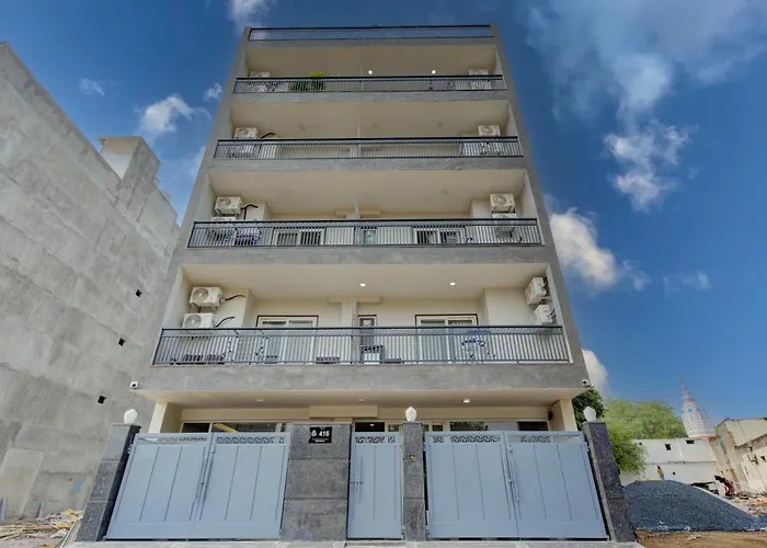 The Lodgers 1 Bhk Serviced Apartments Near Artemis Hospital Sector 52