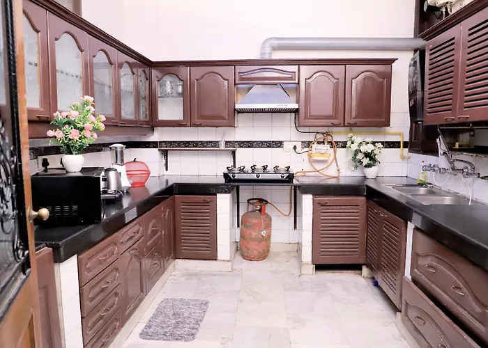 Fortune Home Service Apartment,2Bhk, D-198,Saket