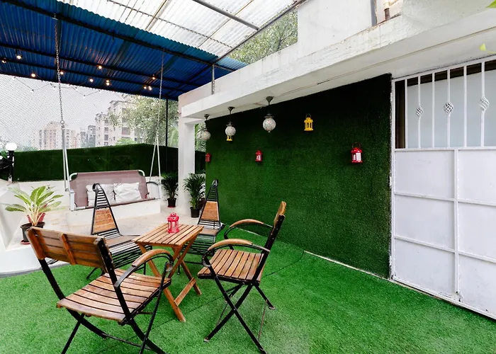 Bollywood Boulevard Independent Villa