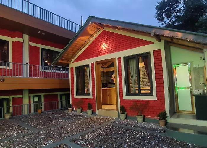 Aashiyana- The White Hill Hotel