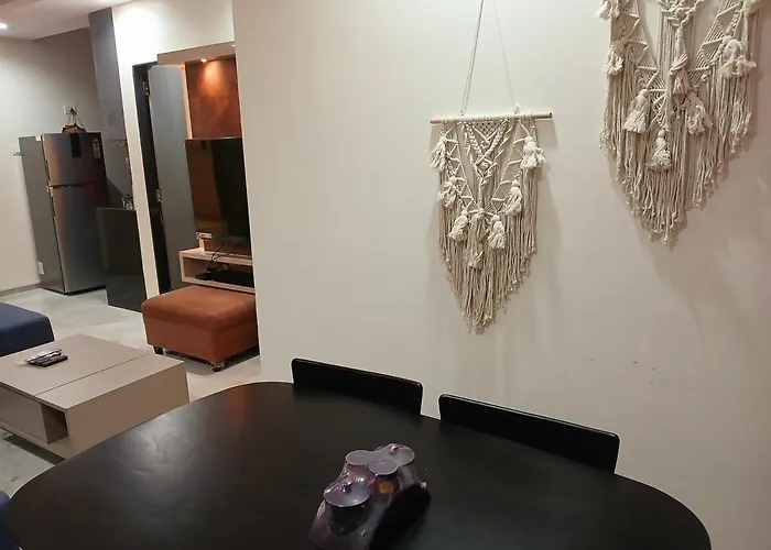 Lakefront Lounge-Luxe 1Bhk Condo With 2Queen Beds-2Baths