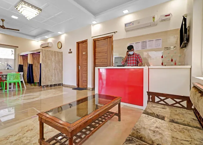Hotel O Safari Inn
