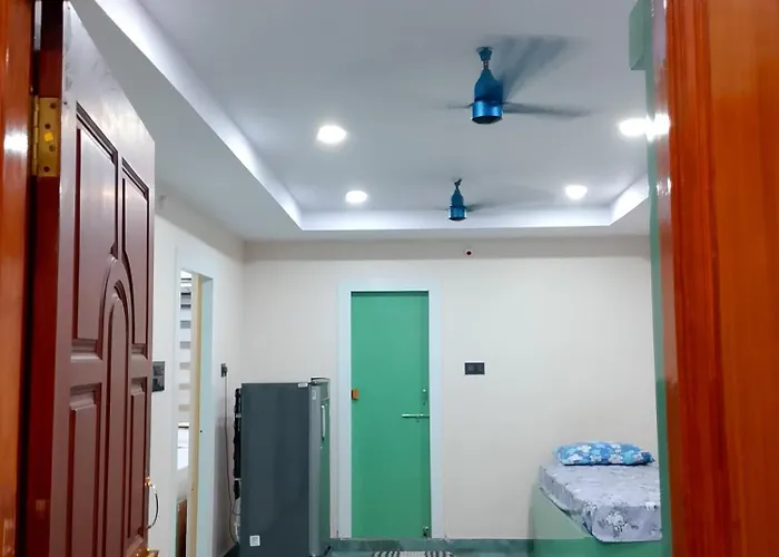 Swagan Home Stays Air Conditioned Deluxe One Bed Room Studio Apartment