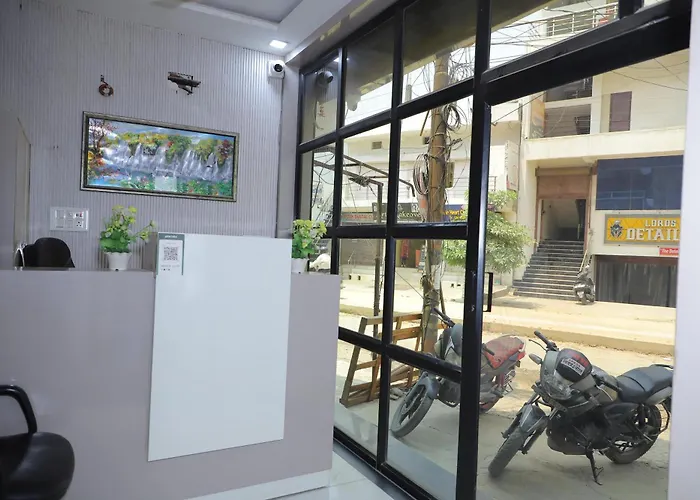 Hotel Green Apple Bareilly