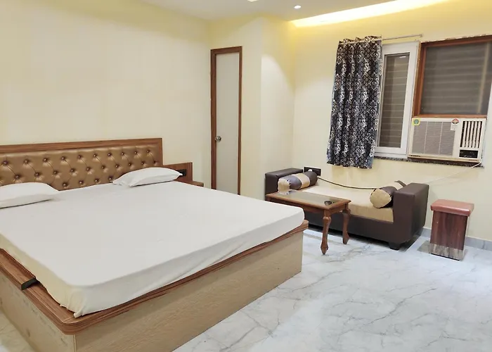 Hotel Shree Radhe & Banquet