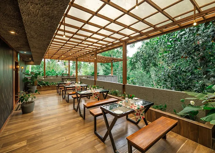 The Mountain Courtyard Thekkady