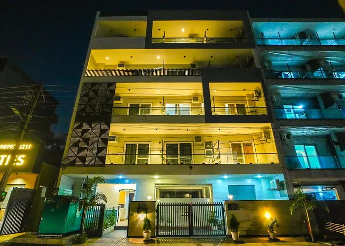 Serviced Luxury Suites With Kitchenette & Balcony At Sector 45