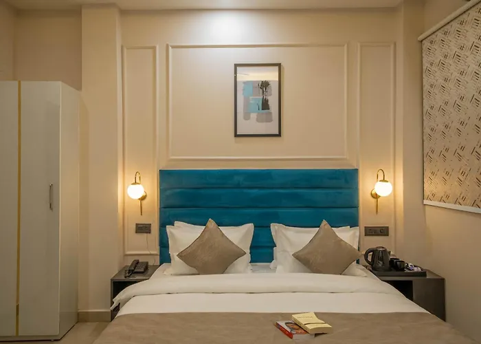 Perfectstayz Value Aalaya Suites - Room With Private Kitchenette