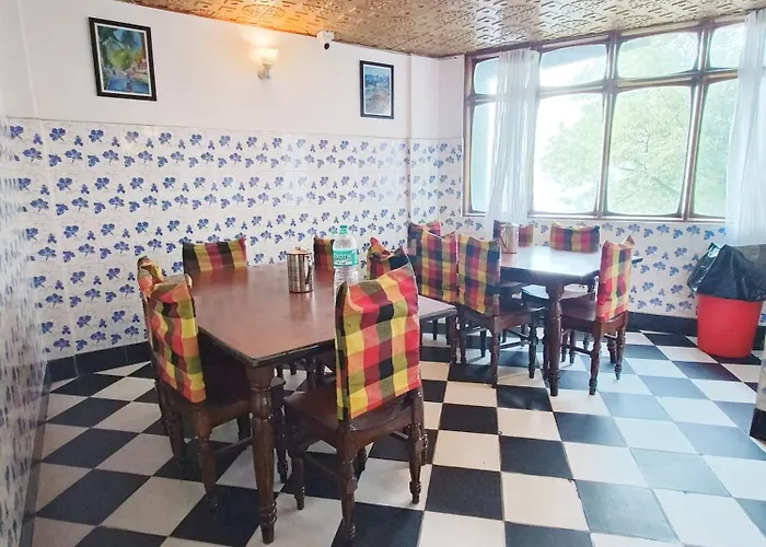Hotel Sakura Mountain View Near Darjeeling Toy Train Station