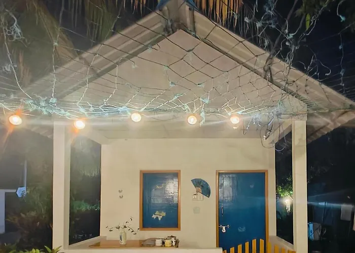 Vibes And Dives