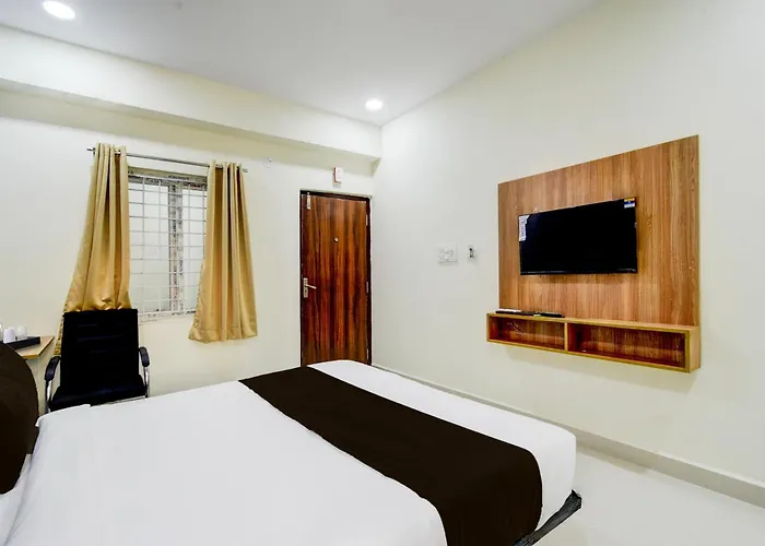 Super Townhouse Kukatpally North Formerly Munagala Arcade