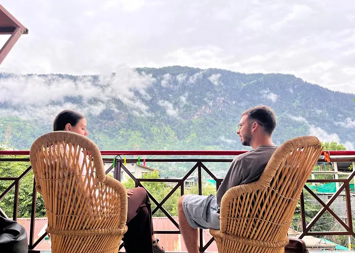 Joeys Hostel Manali
