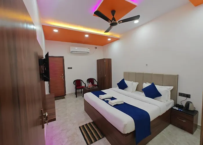 Hotel The R L Palace - "A Luxurious Hotel" 900 Meters From Ram Mandir Ayodhya