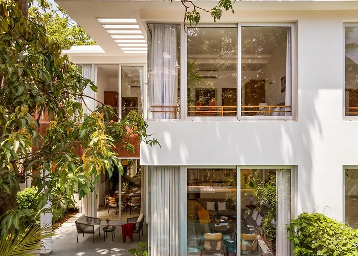 La Donaira By The Blue Kite - 2 & 3 Bhk Villas With Private Pool Garden & Kitchen 10 Mins To Vagator & Morjim Beach