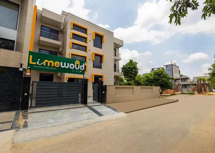 Limewood Stay Premier Golf Course Road -Sector 42