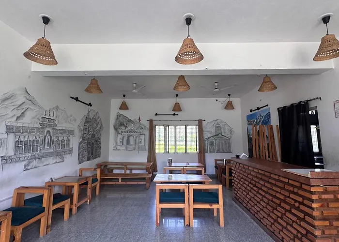 J Terminal Hotel & Cafe