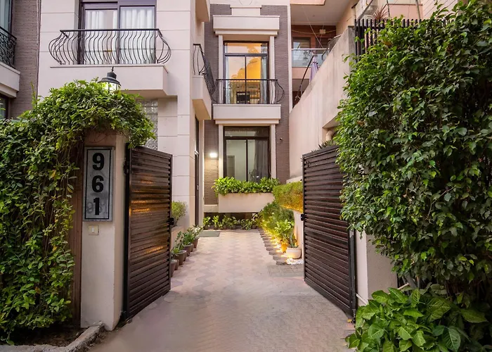 Bedchambers Serviced Apartments, Cyberpark